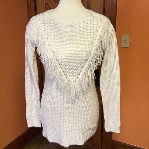 3 for 20 $ bundle Fringed boho xhilaration sweater - Picture 5 of 9
